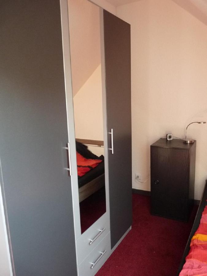 Ferienwohnung In Duesseldorf Hassel Exterior photo